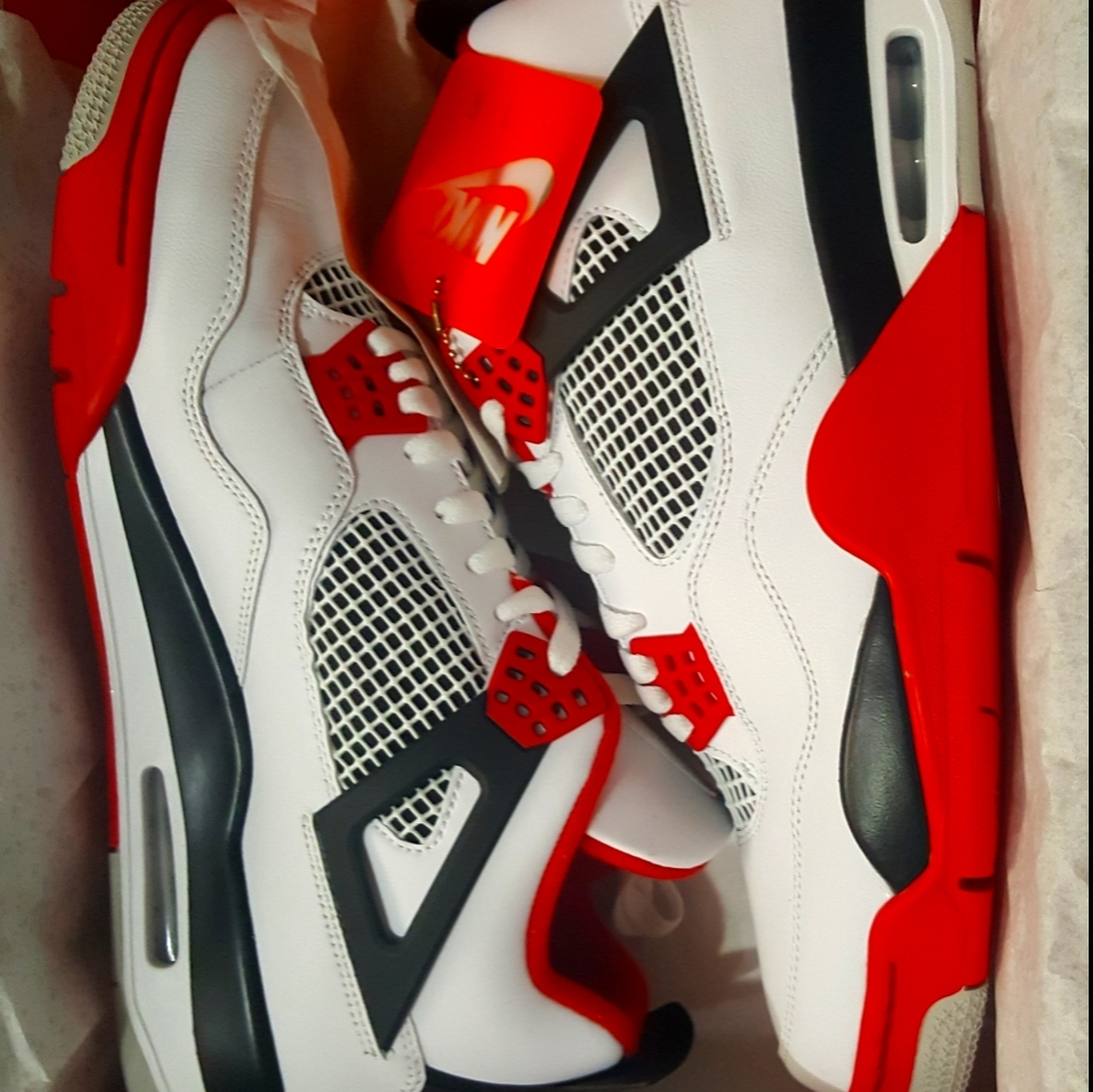 *SOLD* Jordan 4 Fire Red Size 13 Mens
